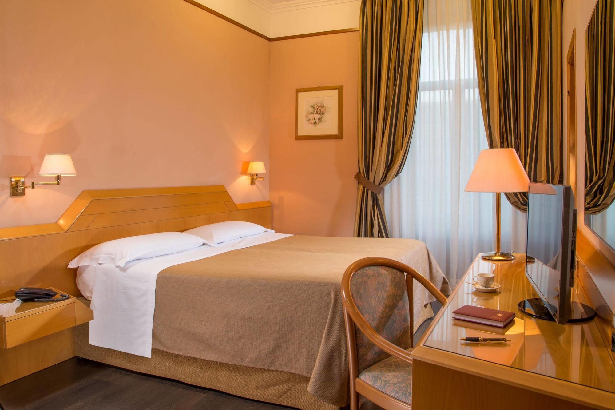 Hotel Ranieri โรม ภายนอก รูปภาพ